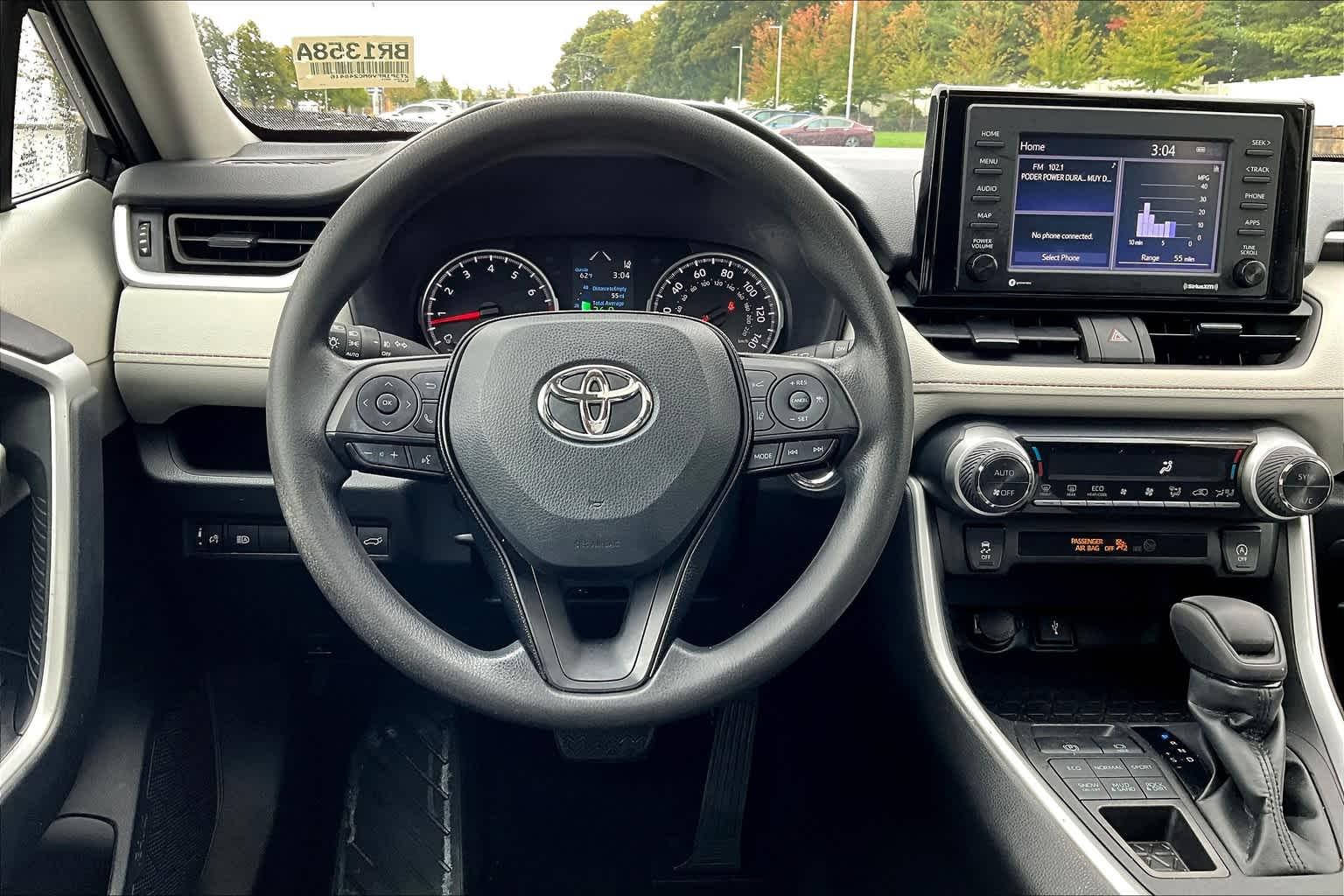 2021 Toyota RAV4 XLE - Photo 17