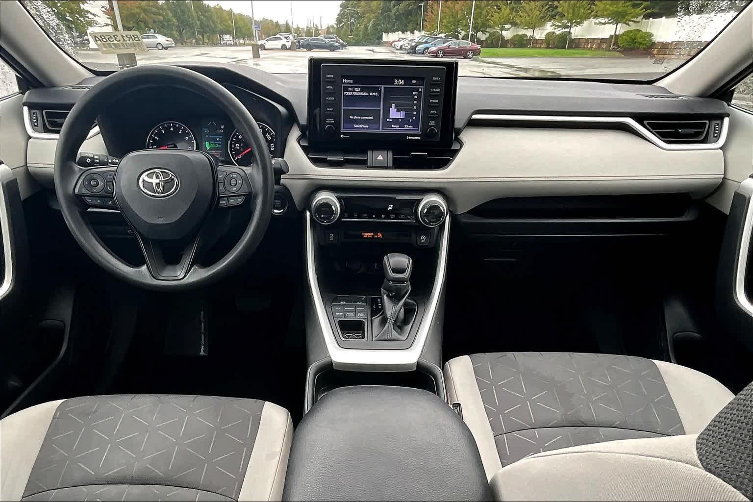 2021 Toyota RAV4 XLE - Photo 21