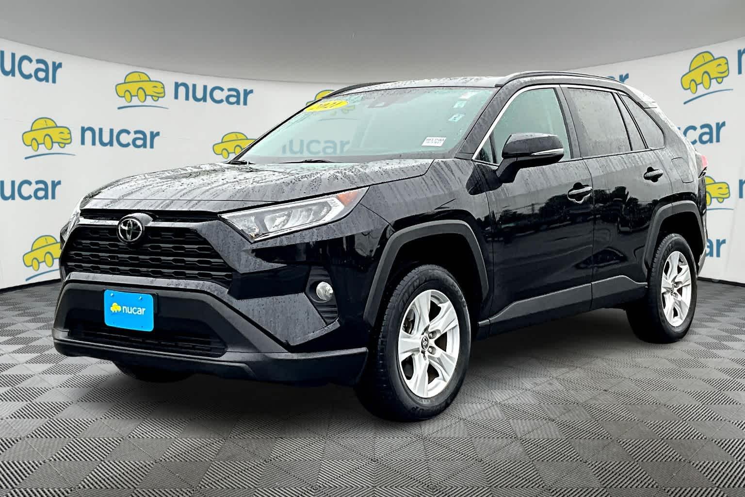 2021 Toyota RAV4 XLE - Photo 3