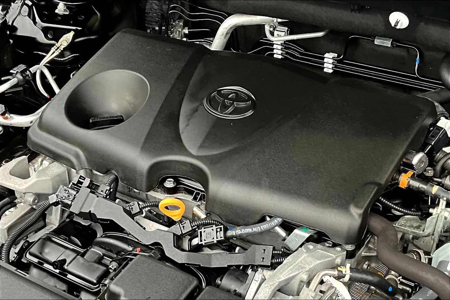 2021 Toyota RAV4 XLE - Photo 35