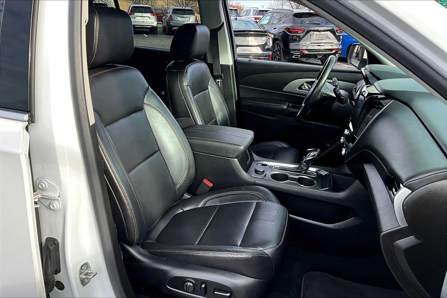 2021 Chevrolet Traverse LT Leather - Photo 11