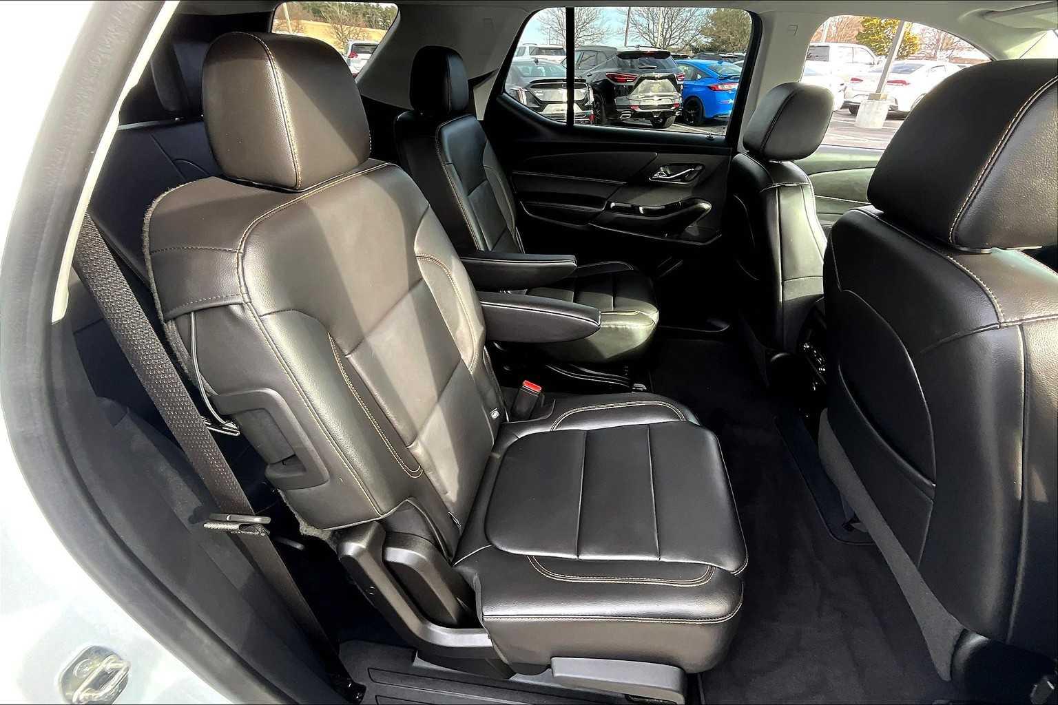 2021 Chevrolet Traverse LT Leather - Photo 15