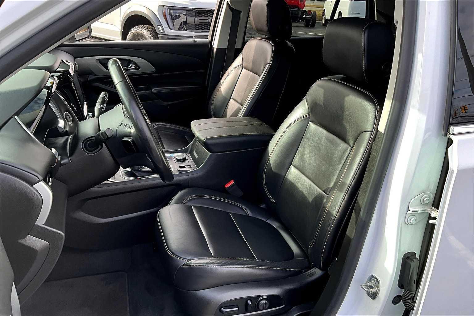 2021 Chevrolet Traverse LT Leather - Photo 10