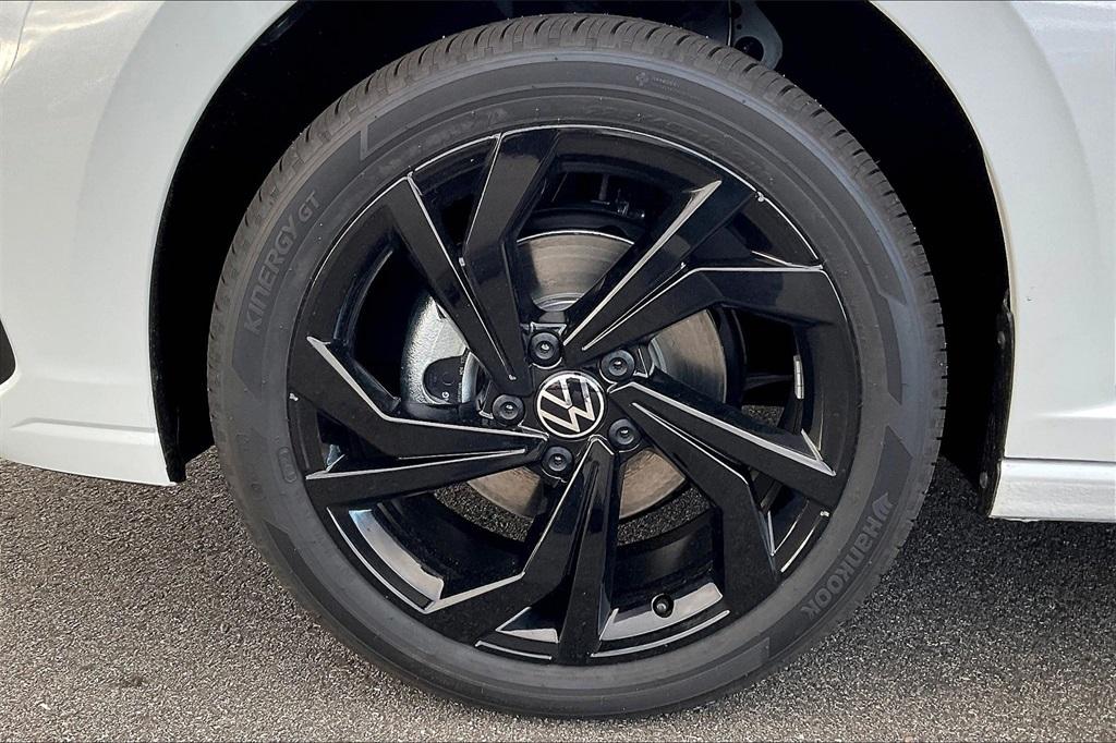 2025 Volkswagen Jetta 1.5T SE - Photo 7