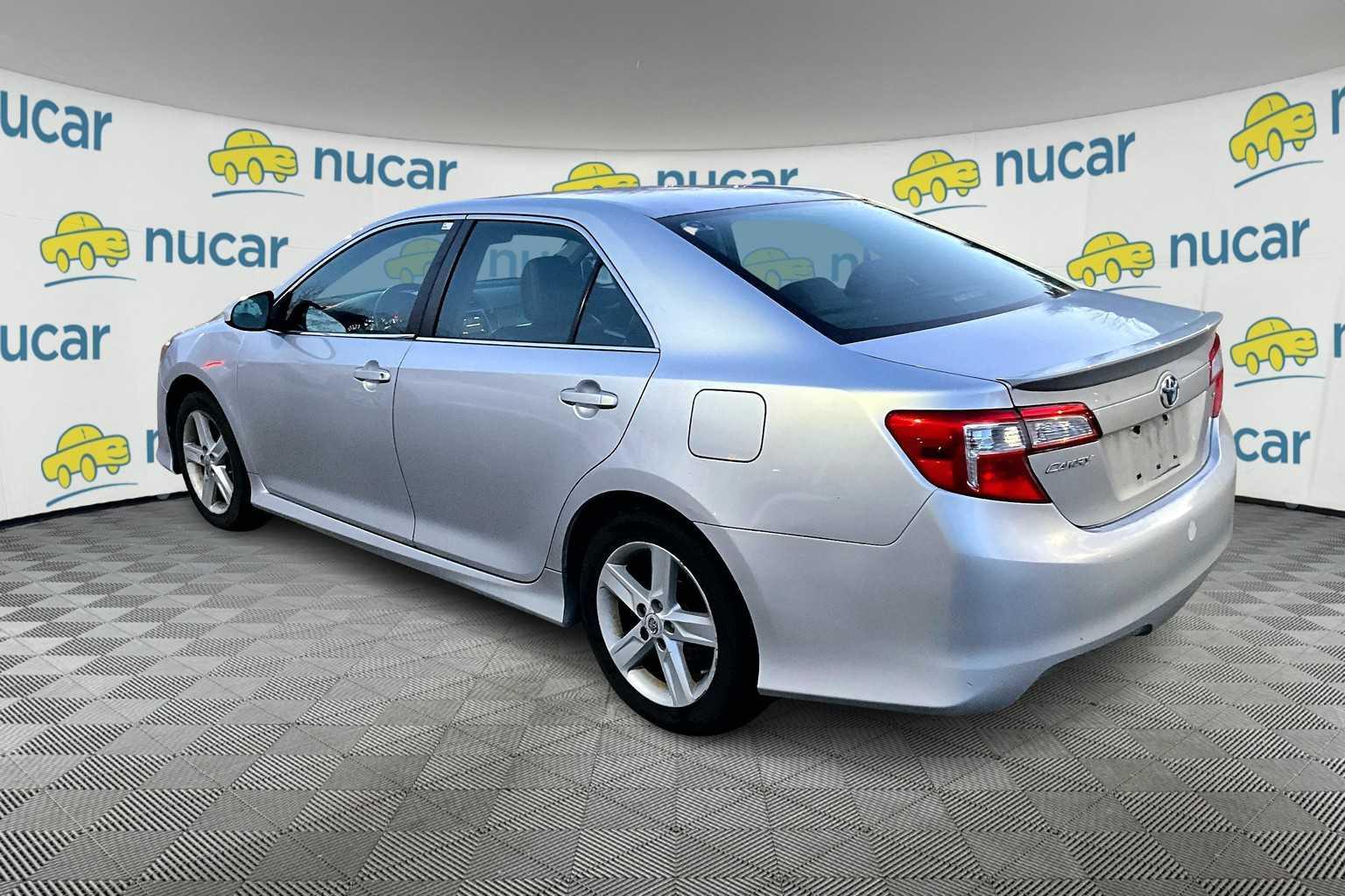 2012 Toyota Camry SE - Photo 3