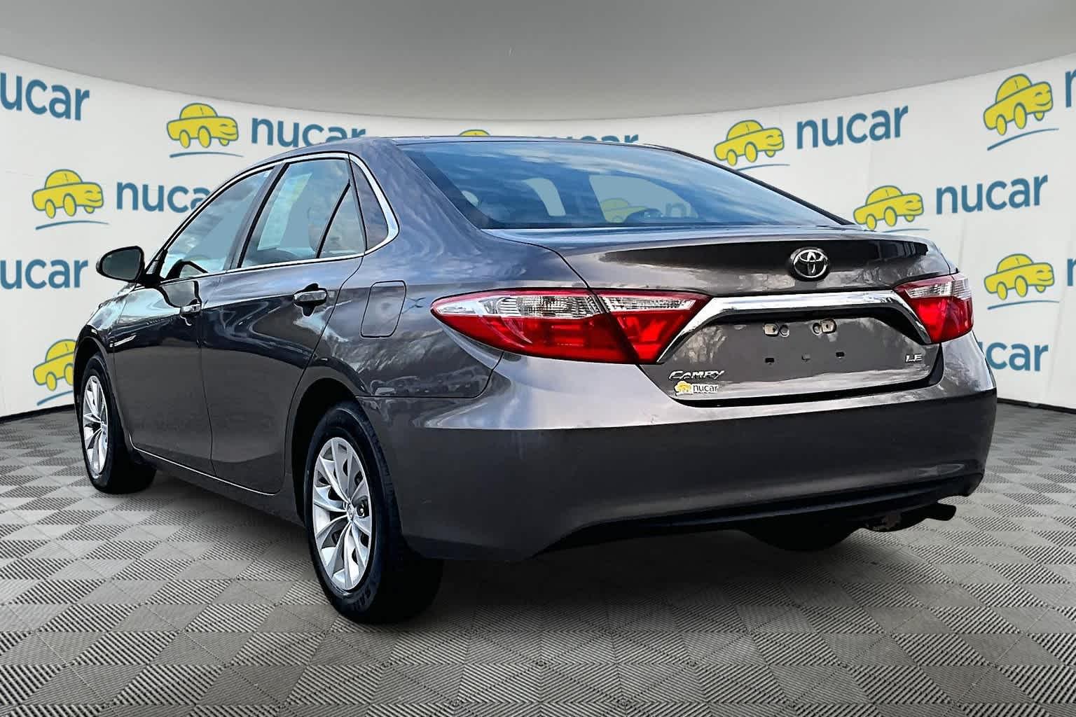 2015 Toyota Camry LE - Photo 4