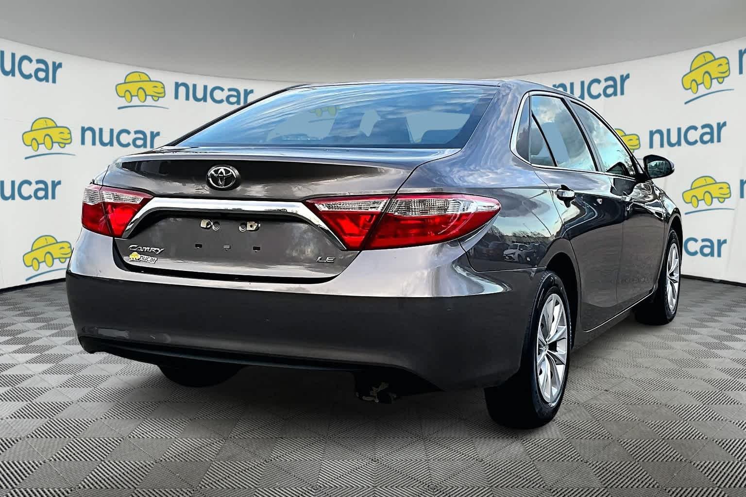 2015 Toyota Camry LE - Photo 6