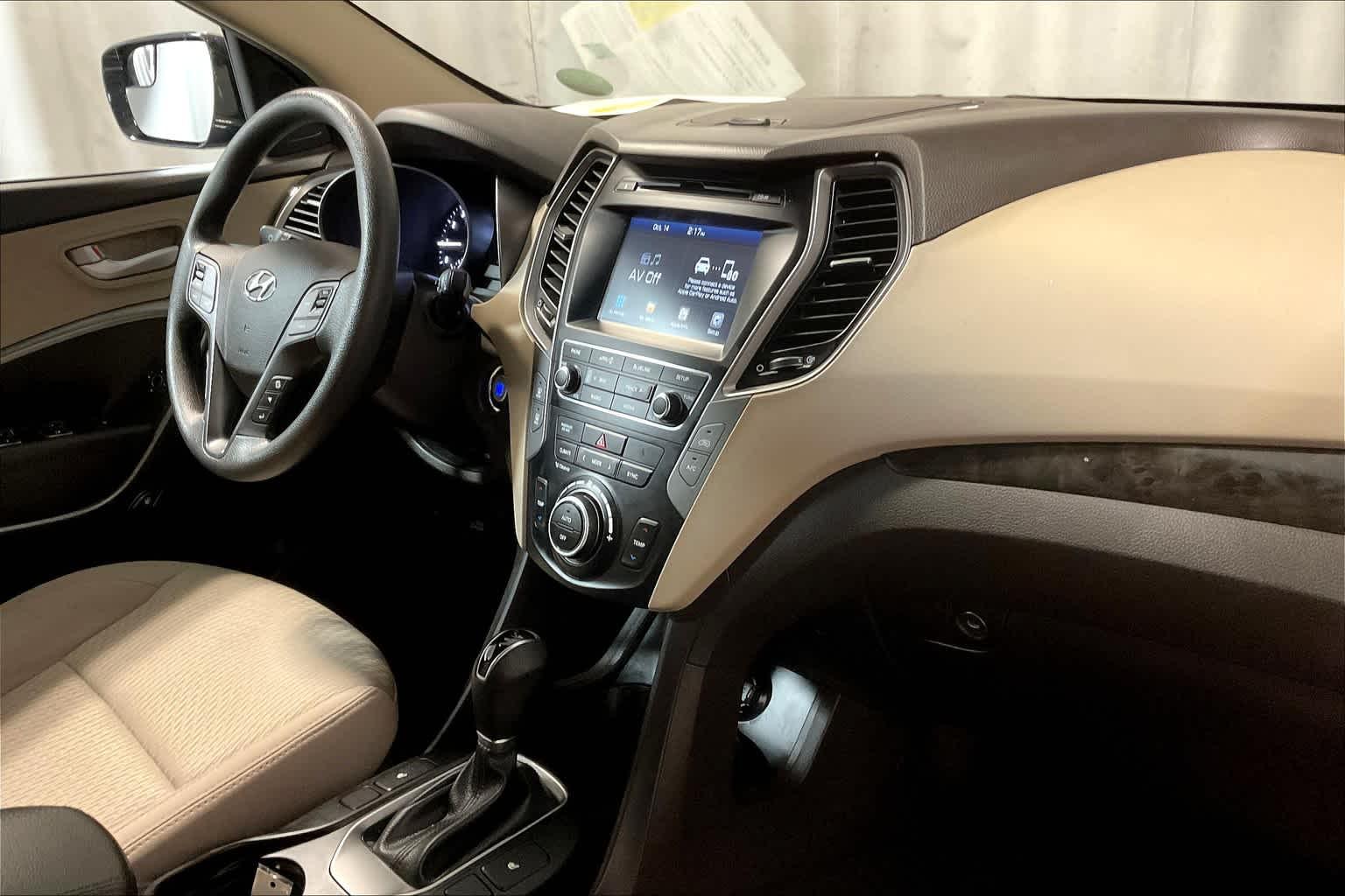 2018 Hyundai Santa Fe Sport 2.4L - Photo 14