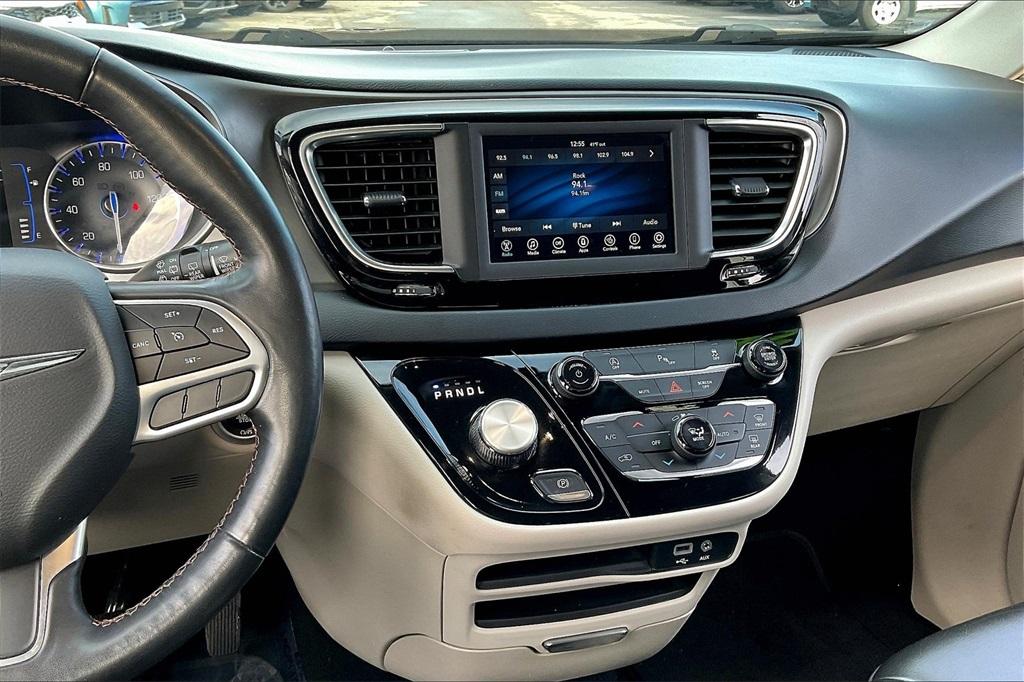 2020 Chrysler Pacifica Touring L - Photo 18