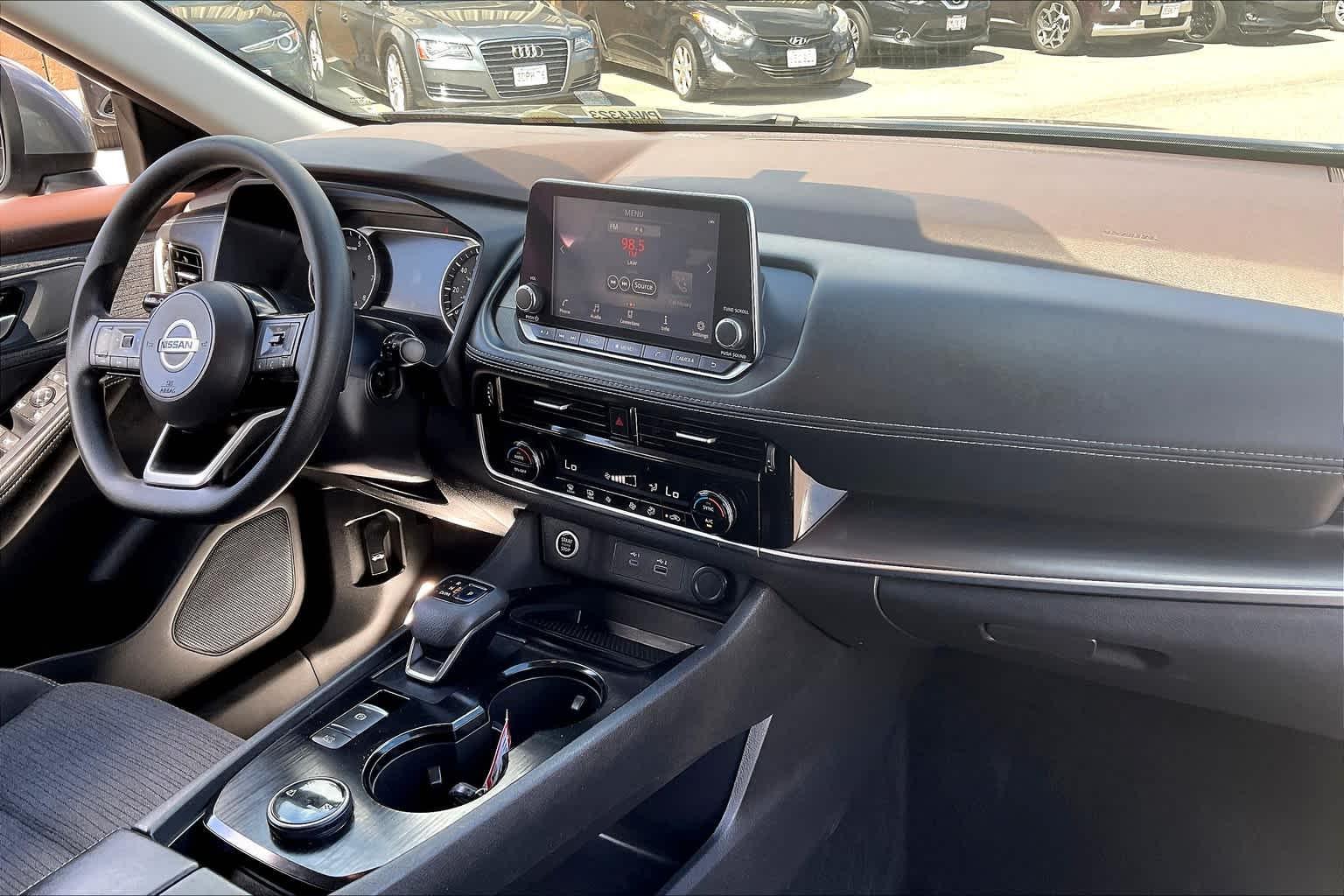 2021 Nissan Rogue SV - Photo 14