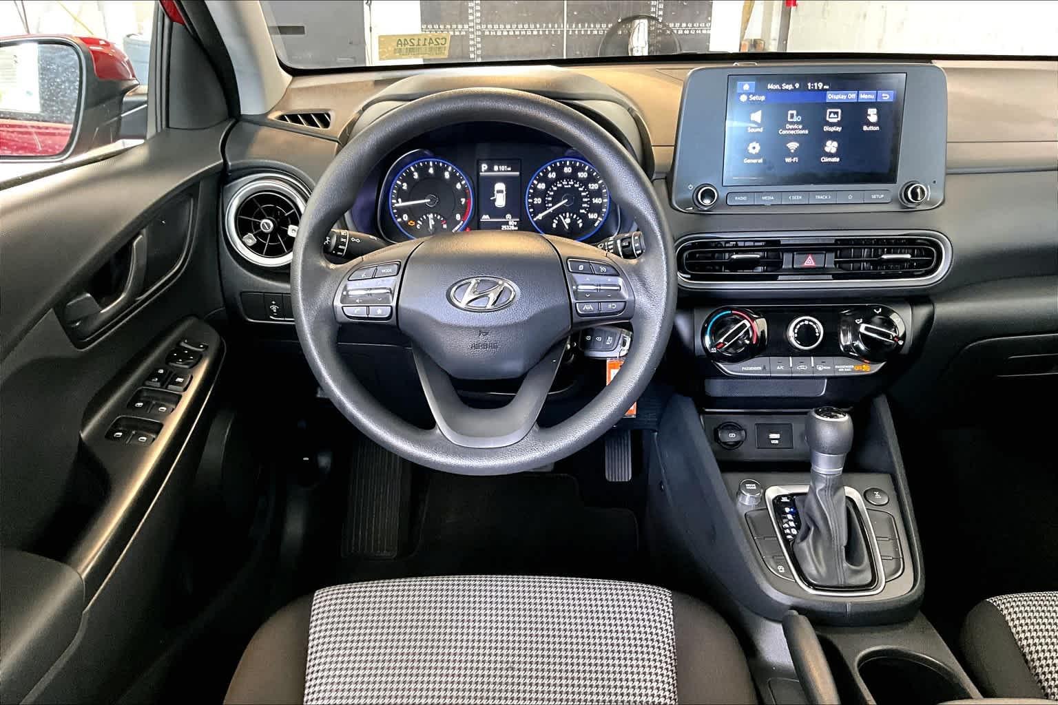 2022 Hyundai Kona SE - Photo 18