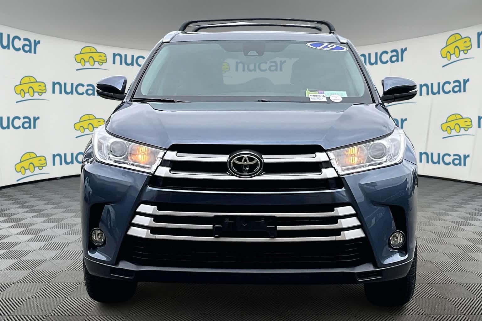 2019 Toyota Highlander XLE - Photo 2