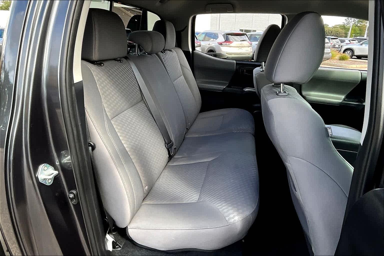 2021 Toyota Tacoma SR5 Double Cab 5 Bed V6 AT - Photo 16