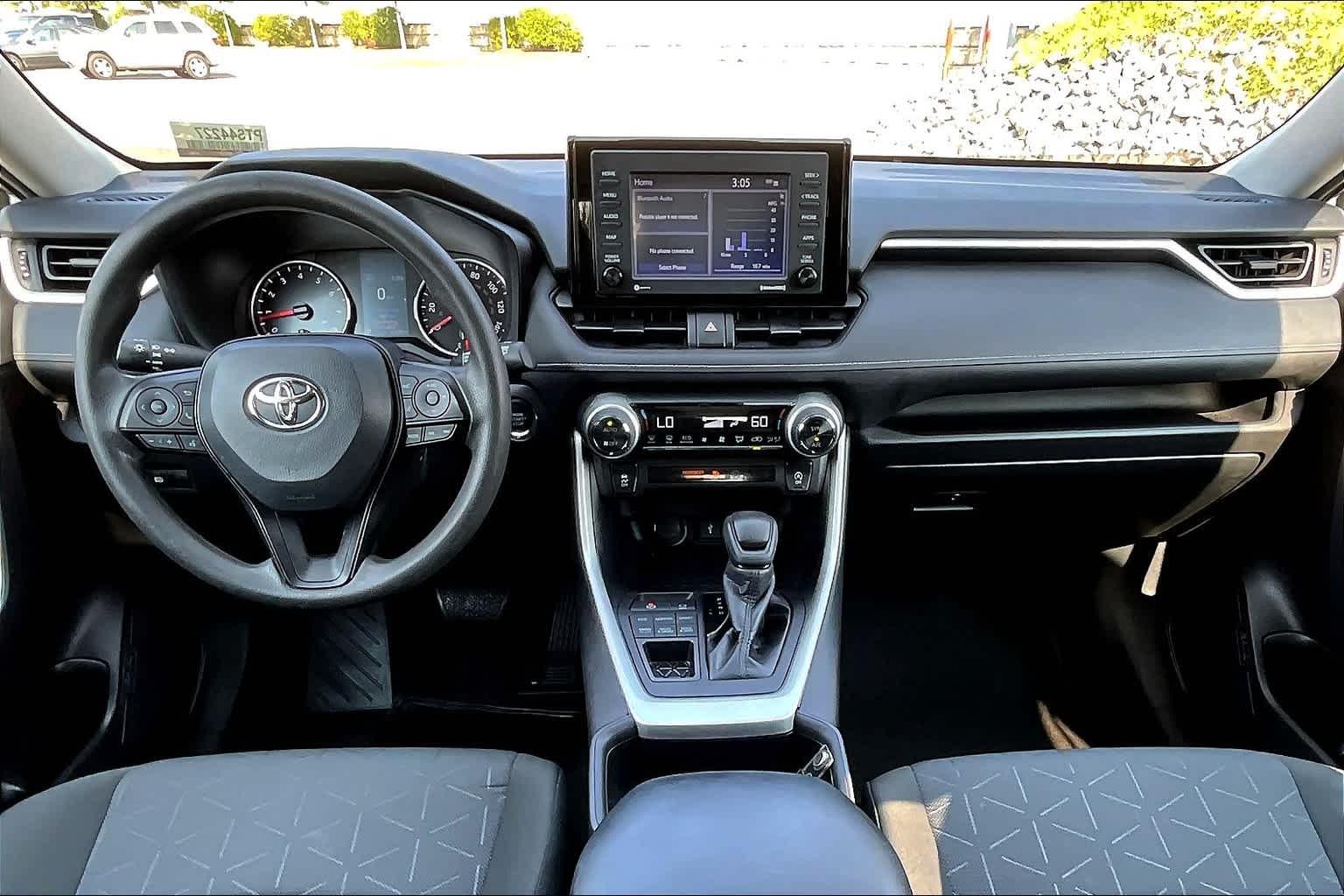 2022 Toyota RAV4 XLE - Photo 21