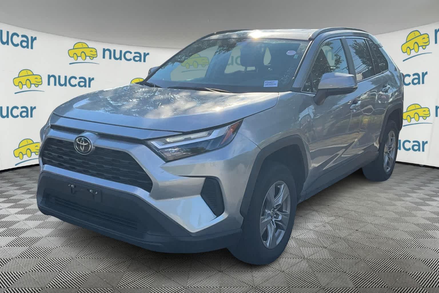 2022 Toyota RAV4 XLE - Photo 3