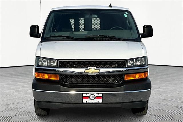 2022 Chevrolet Express 2500 Work Van - Photo 2