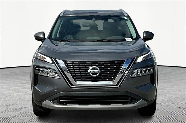 2021 Nissan Rogue SV - Photo 2