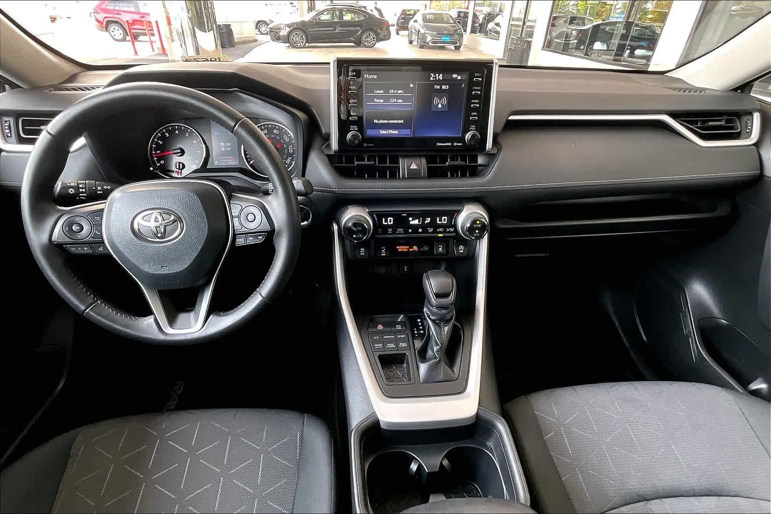 2021 Toyota RAV4 XLE - Photo 21