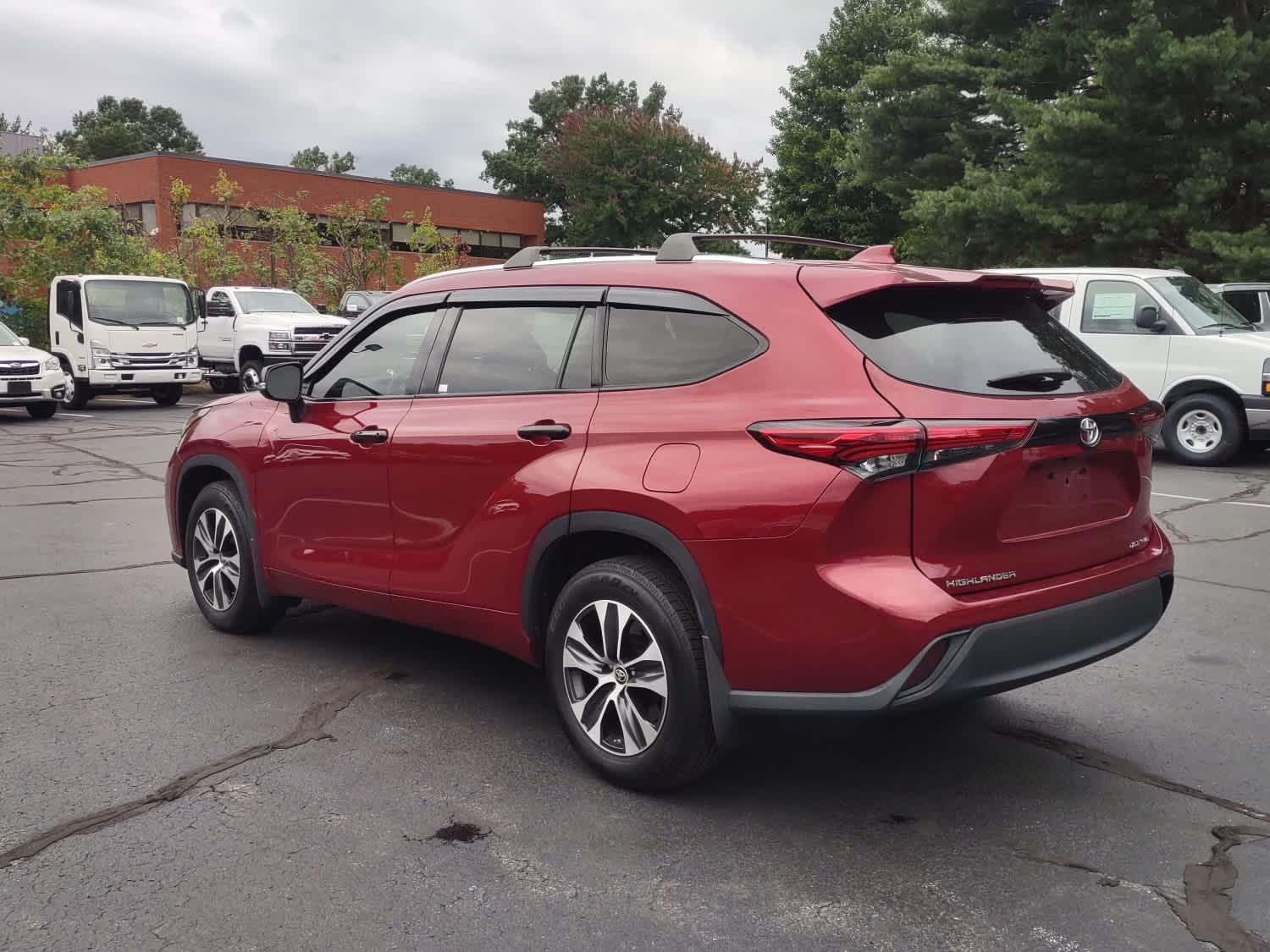 2020 Toyota Highlander XLE - Photo 5