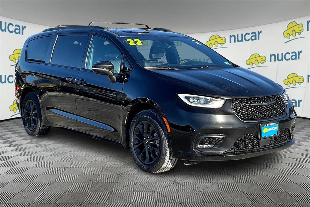 2022 Chrysler Pacifica Touring L