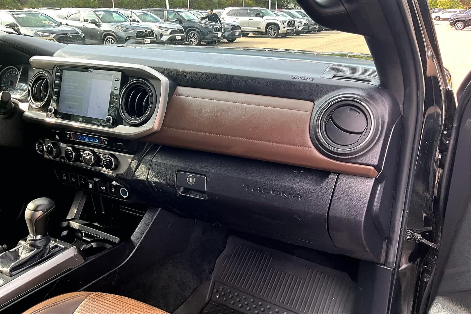 2023 Toyota Tacoma Limited Double Cab 5 Bed V6 AT - Photo 13