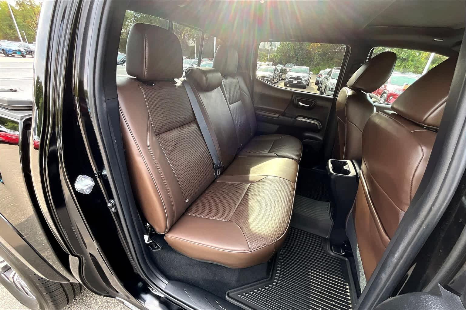 2023 Toyota Tacoma Limited Double Cab 5 Bed V6 AT - Photo 16