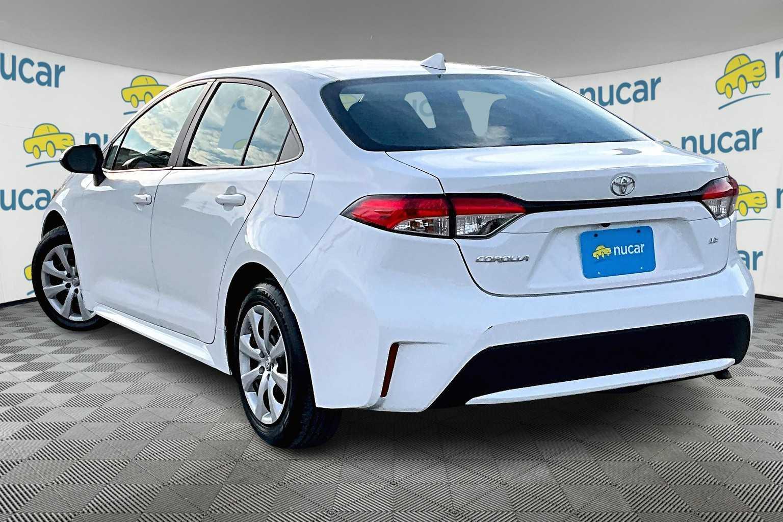 2022 Toyota Corolla LE - Photo 4