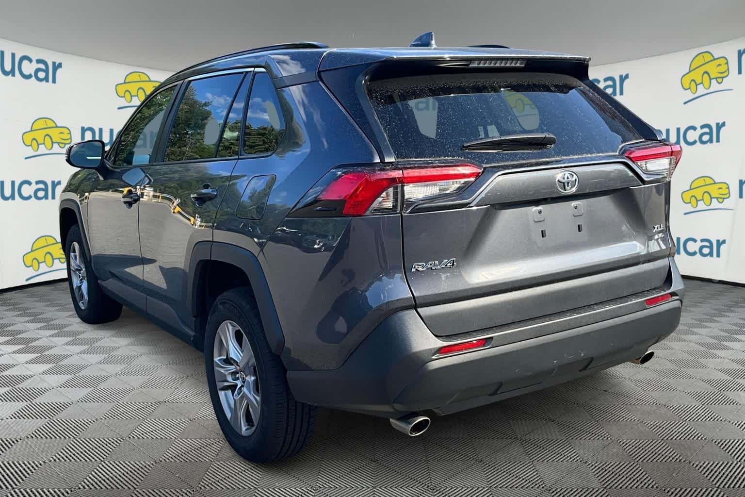 2022 Toyota RAV4 XLE - Photo 3