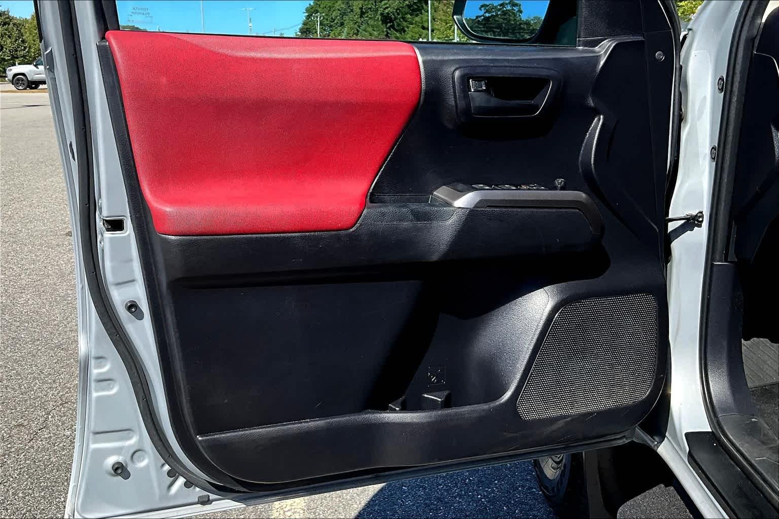 2021 Toyota Tacoma SR5 Double Cab 5 Bed V6 AT - Photo 9