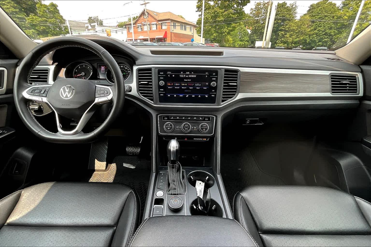 2021 Volkswagen Atlas 3.6L V6 SE w/Technology - Photo 22