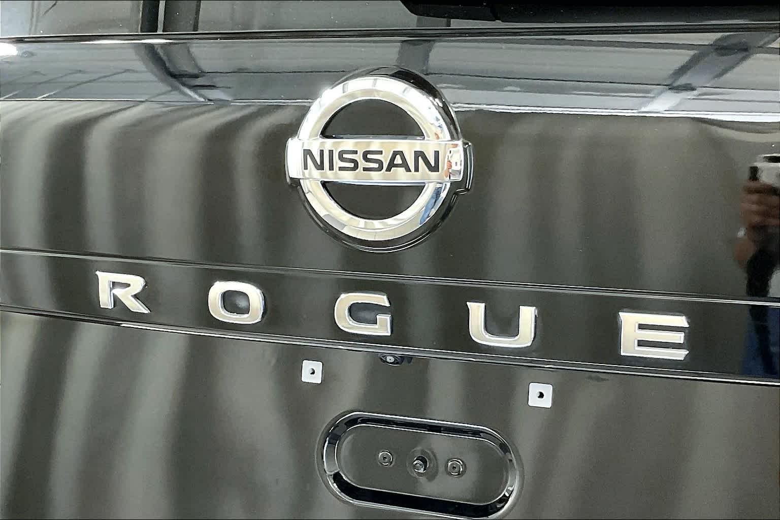 2021 Nissan Rogue SV - Photo 29