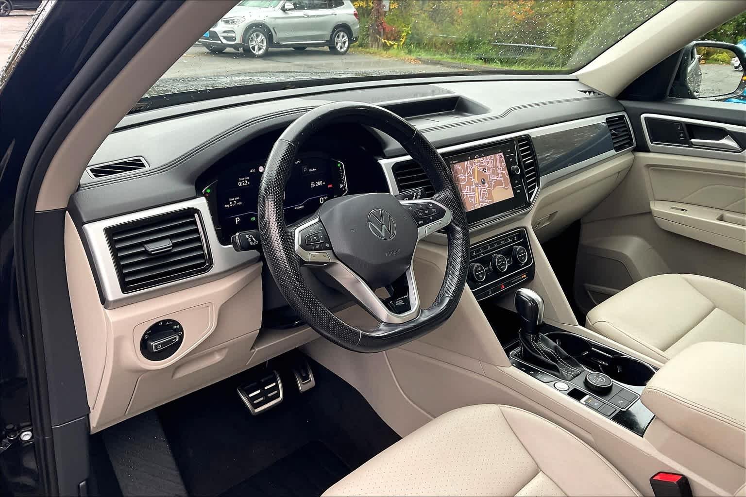 2021 Volkswagen Atlas 3.6L V6 SEL R-Line - Photo 8