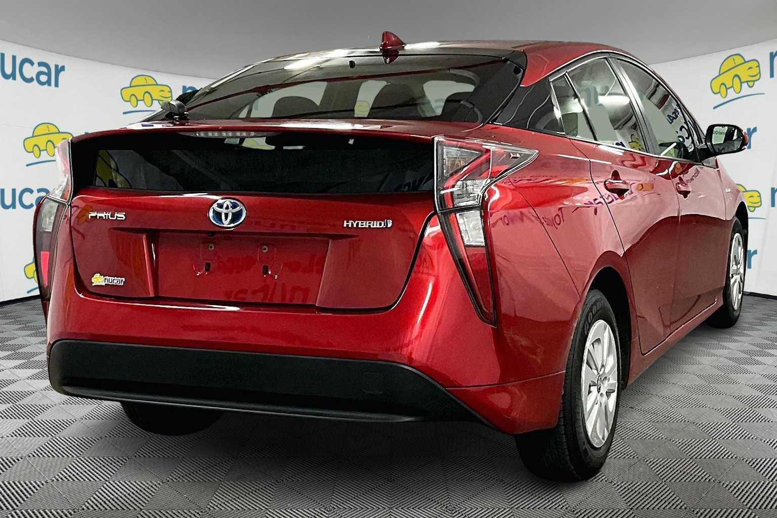 2016 Toyota Prius Two - Photo 6