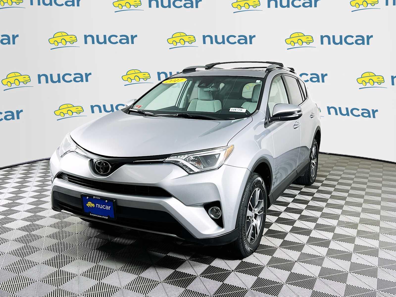 2017 Toyota RAV4 XLE - Photo 3