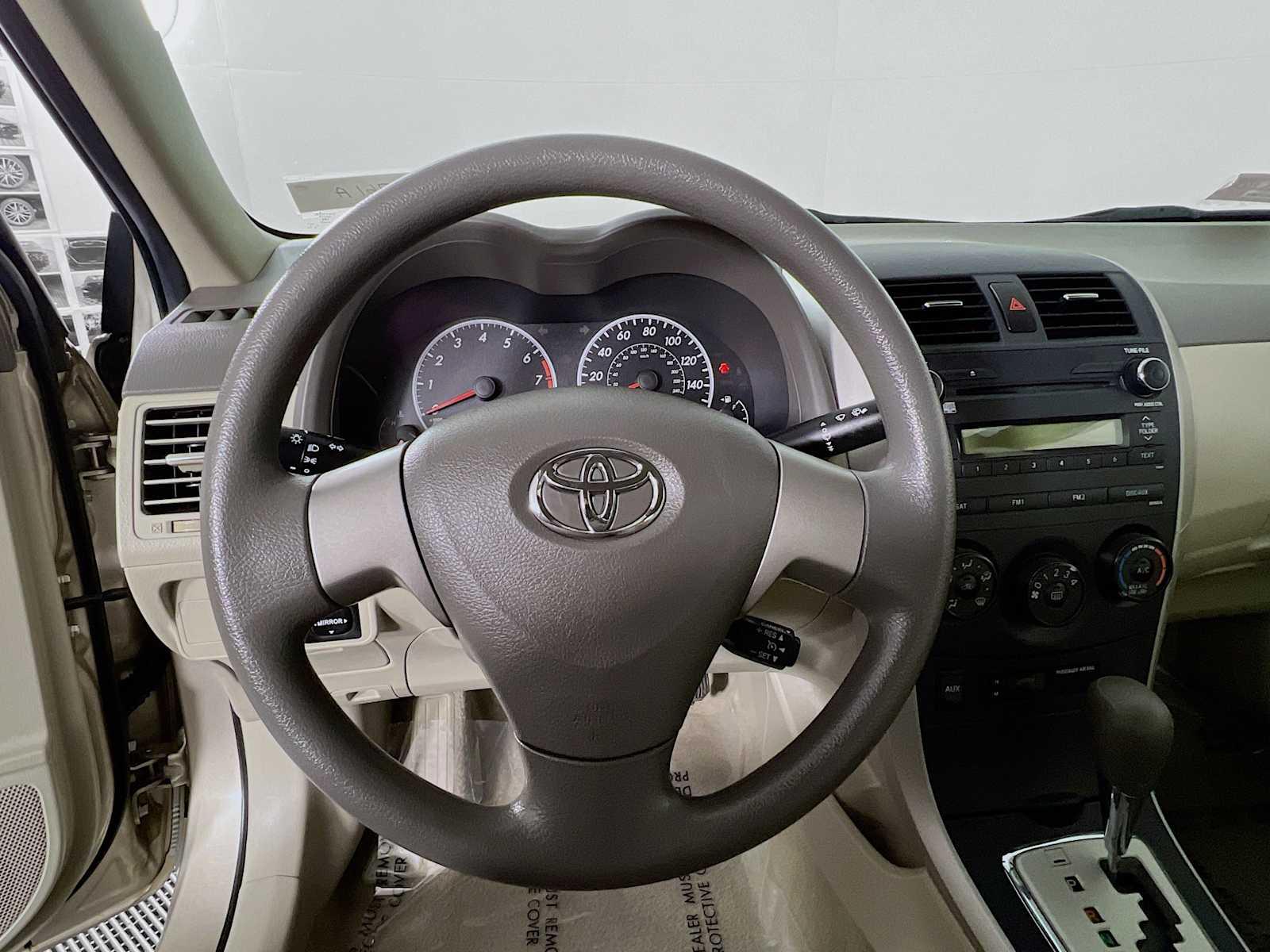 2010 Toyota Corolla LE - Photo 11