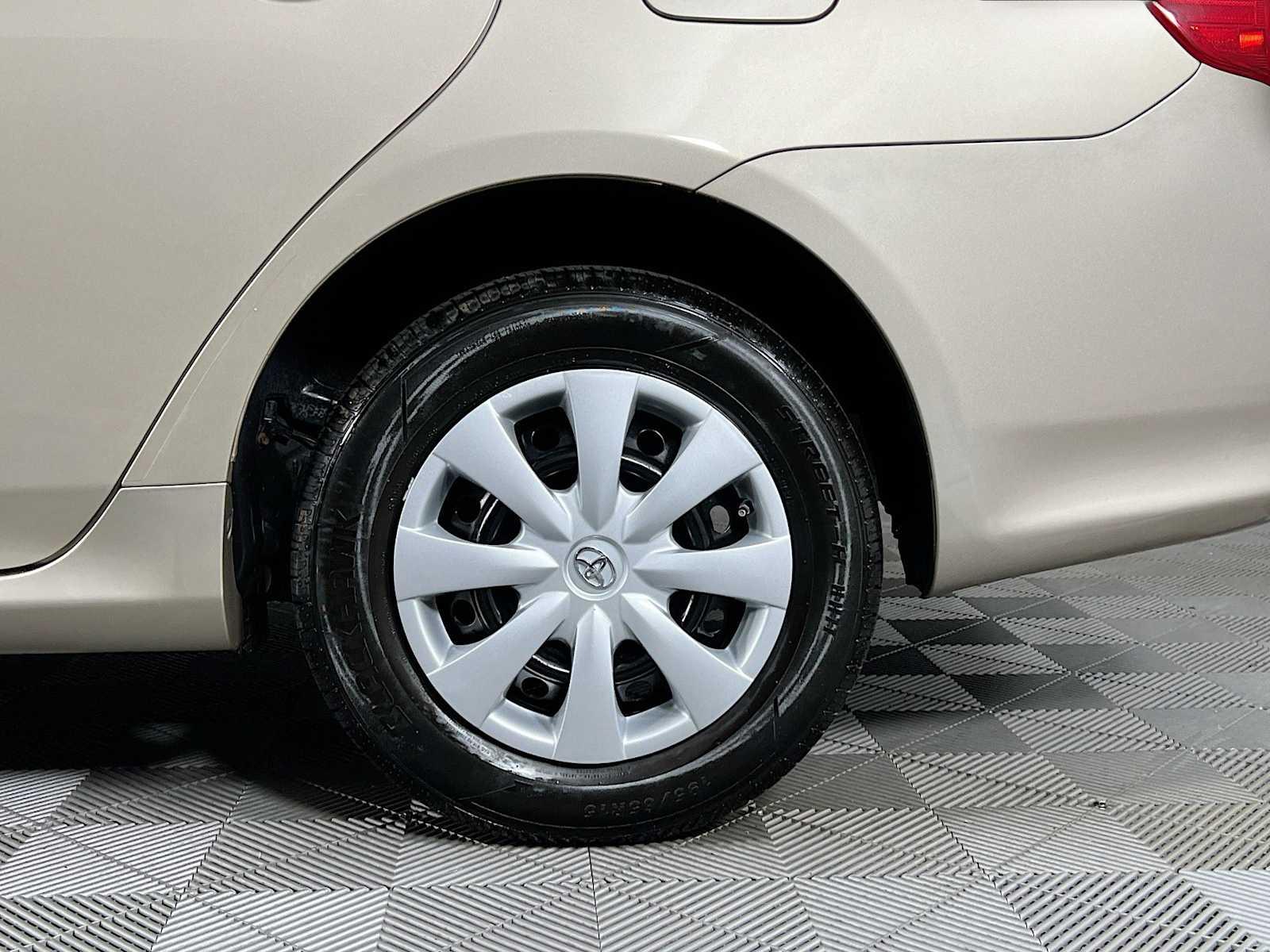 2010 Toyota Corolla LE - Photo 28