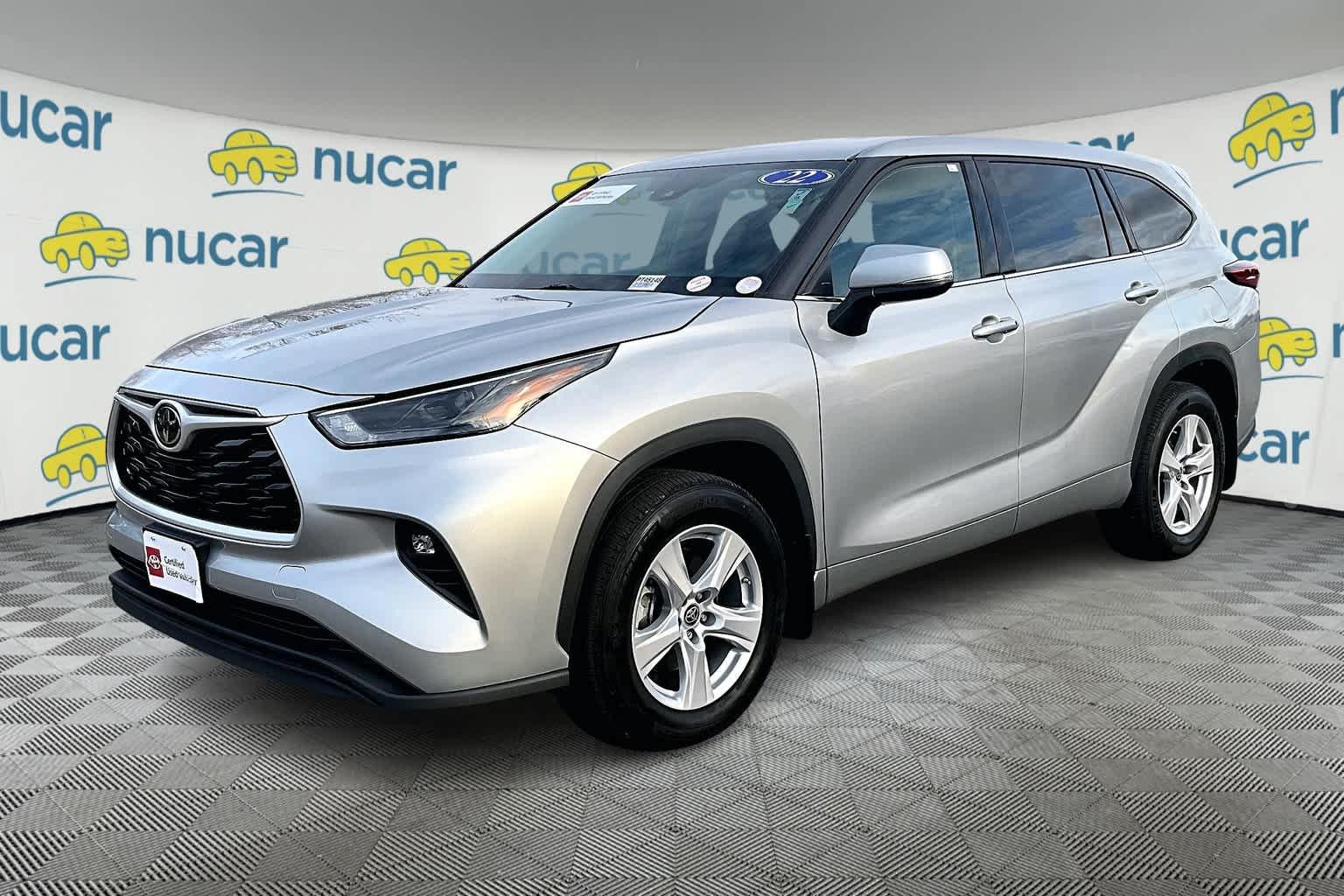 2022 Toyota Highlander LE - Photo 3