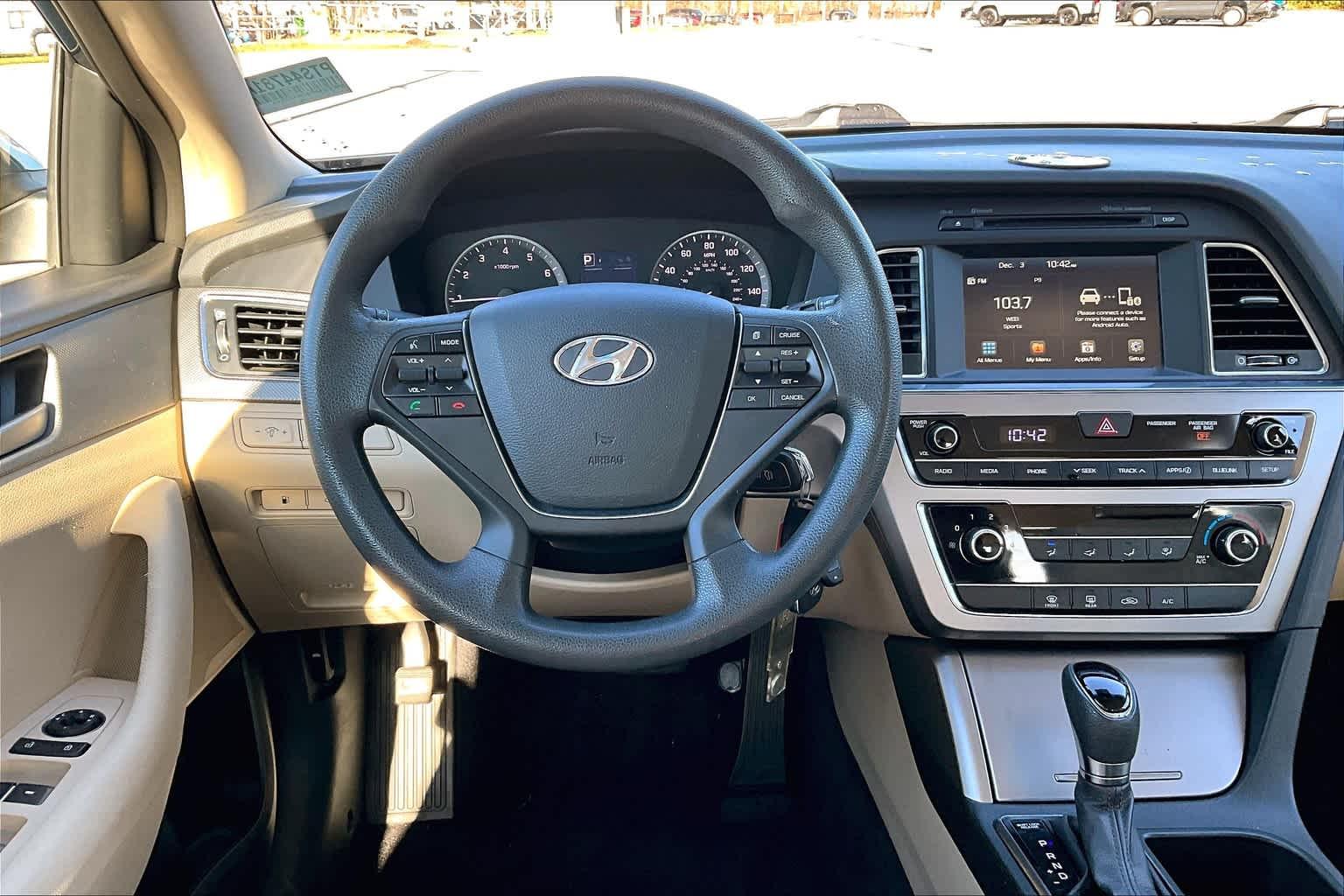 2016 Hyundai Sonata 2.4L SE - Photo 17