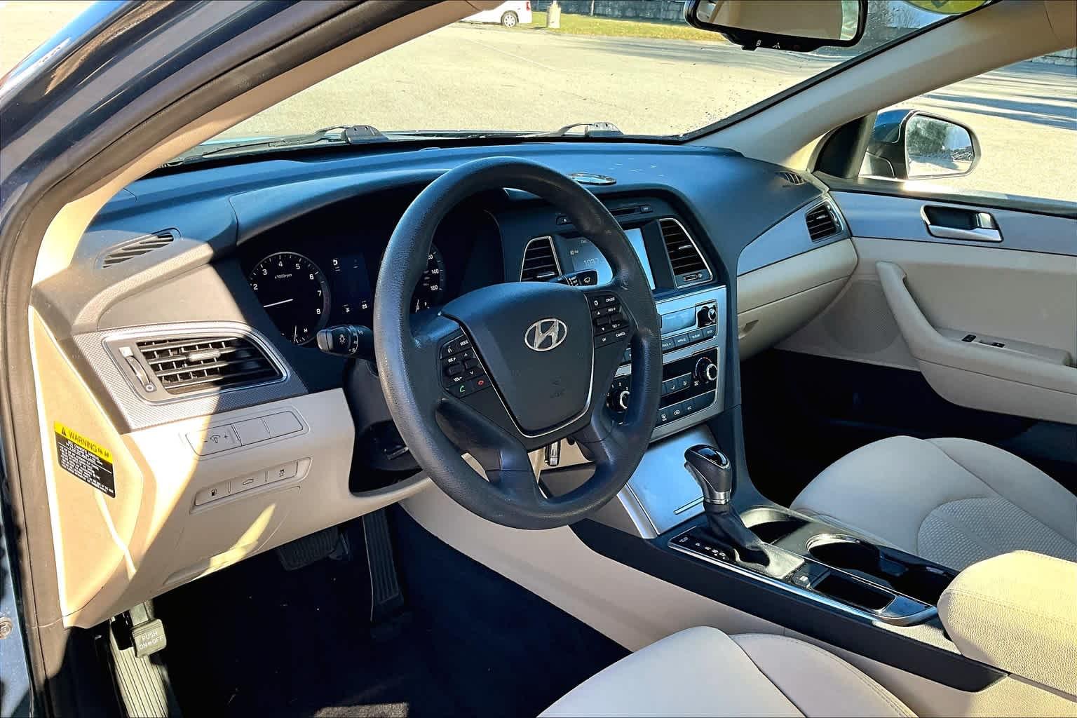 2016 Hyundai Sonata 2.4L SE - Photo 8