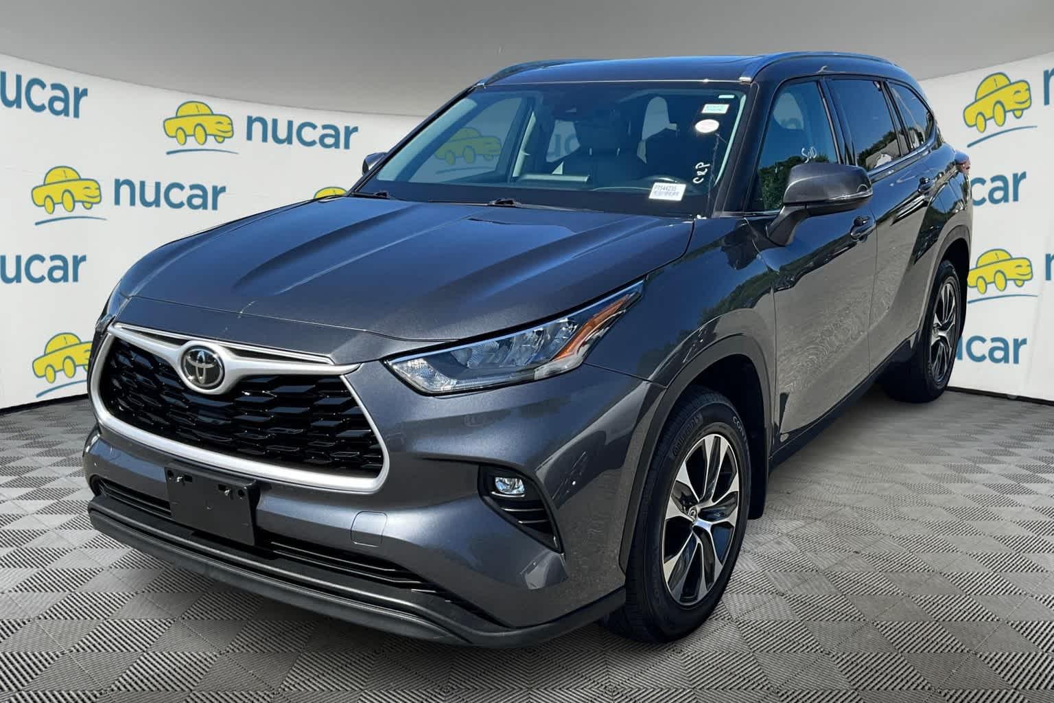 2020 Toyota Highlander XLE - Photo 3