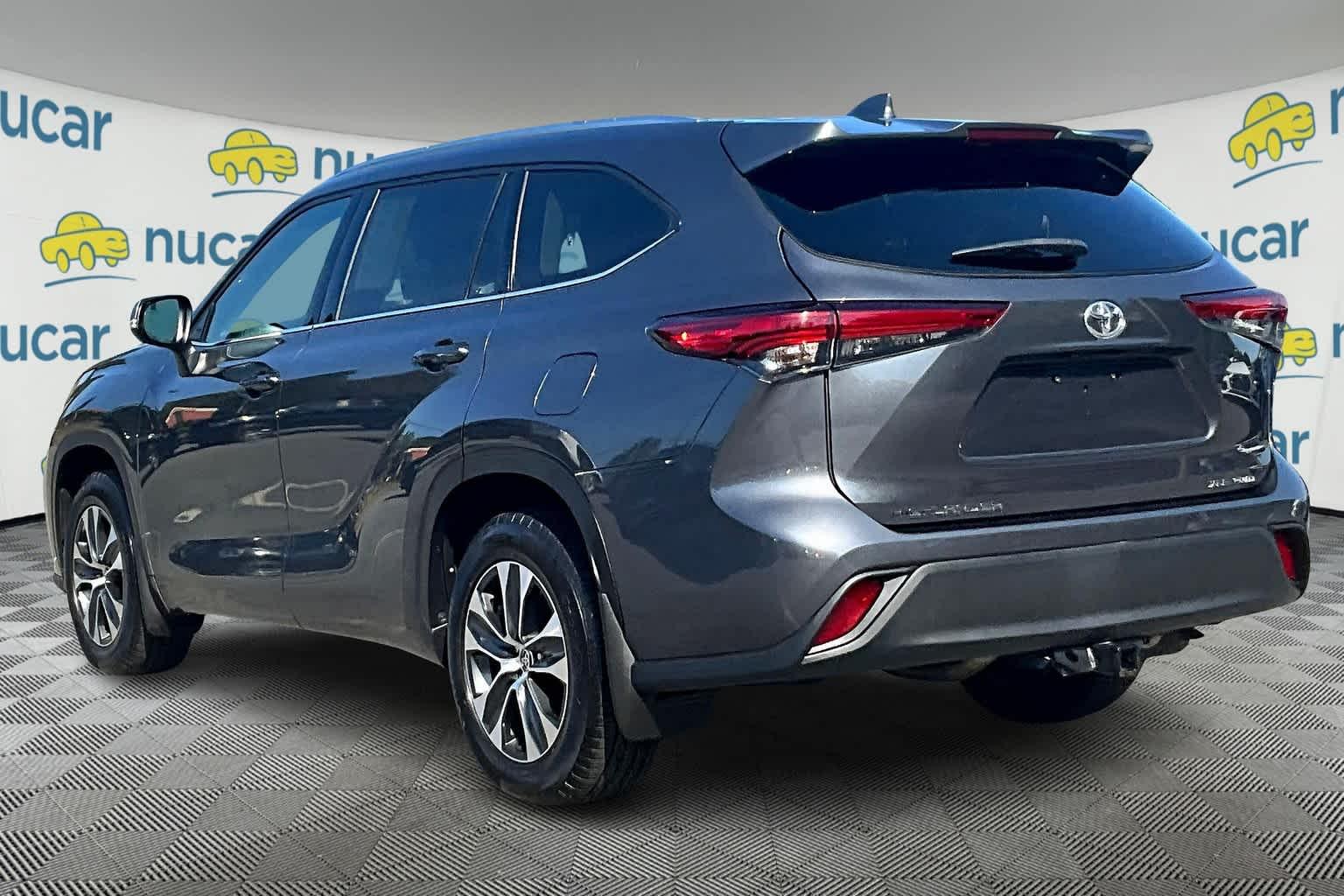 2020 Toyota Highlander XLE - Photo 4