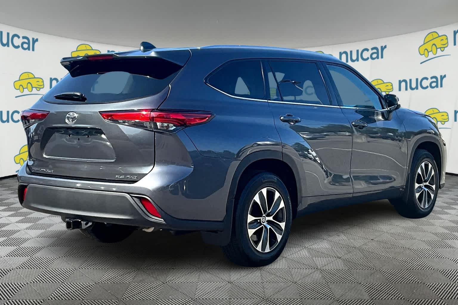 2020 Toyota Highlander XLE - Photo 6