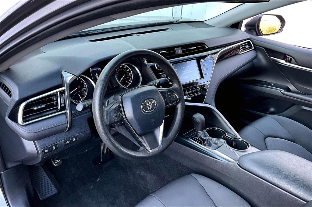 2018 Toyota Camry LE - Photo 8