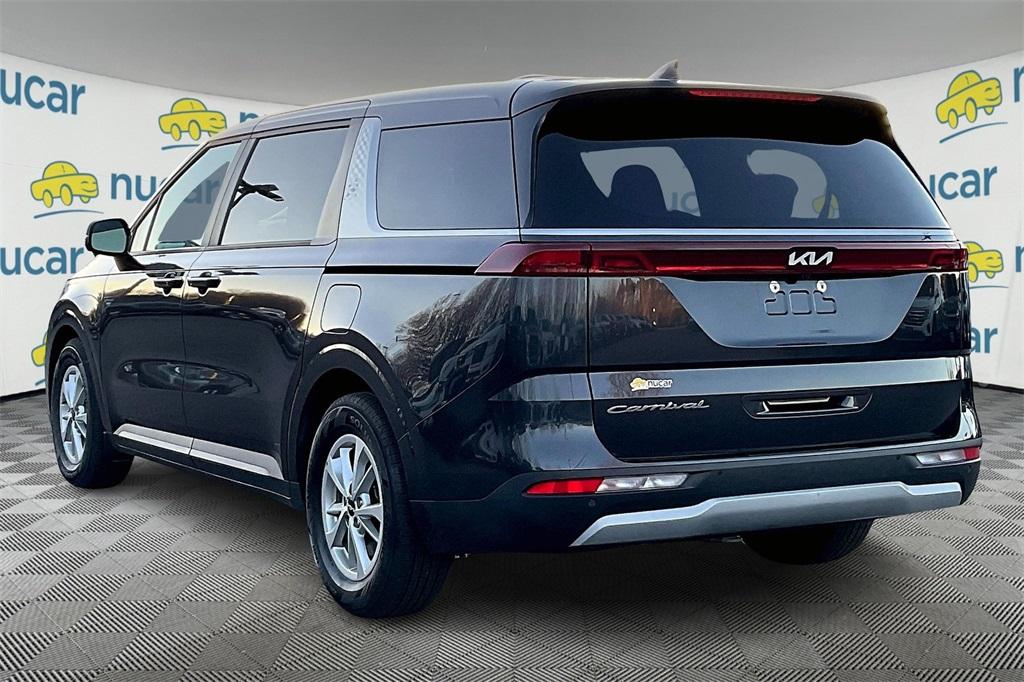 2022 Kia Carnival LX - Photo 4