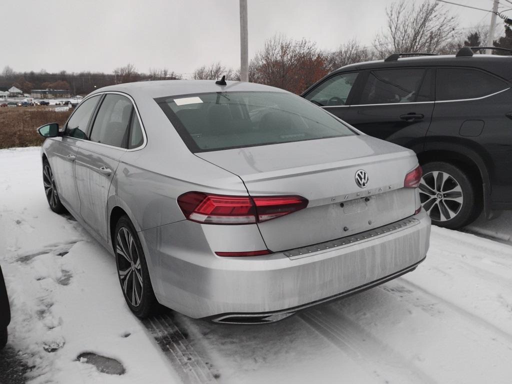 2021 Volkswagen Passat 2.0T SE - Photo 2