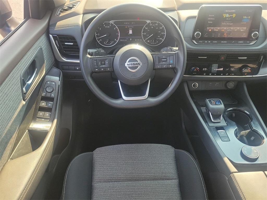 2021 Nissan Rogue SV - Photo 11