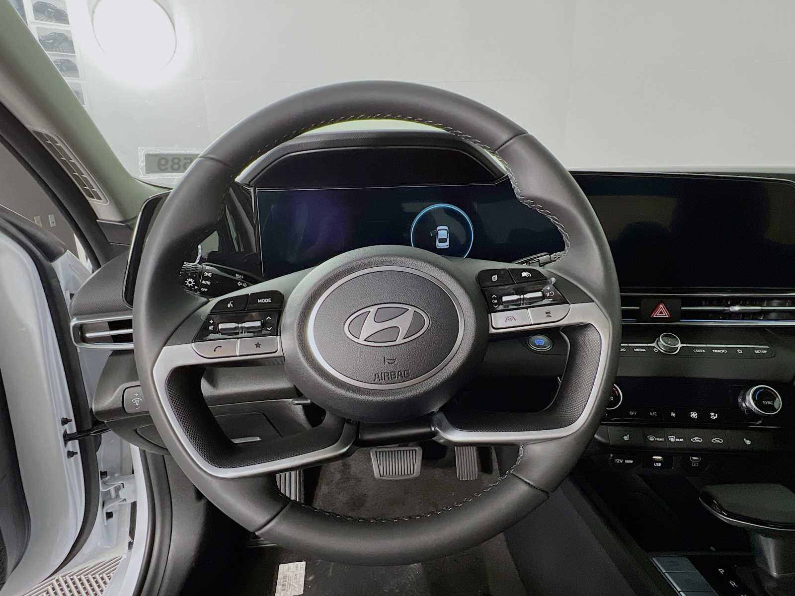 2024 Hyundai Elantra SEL - Photo 7