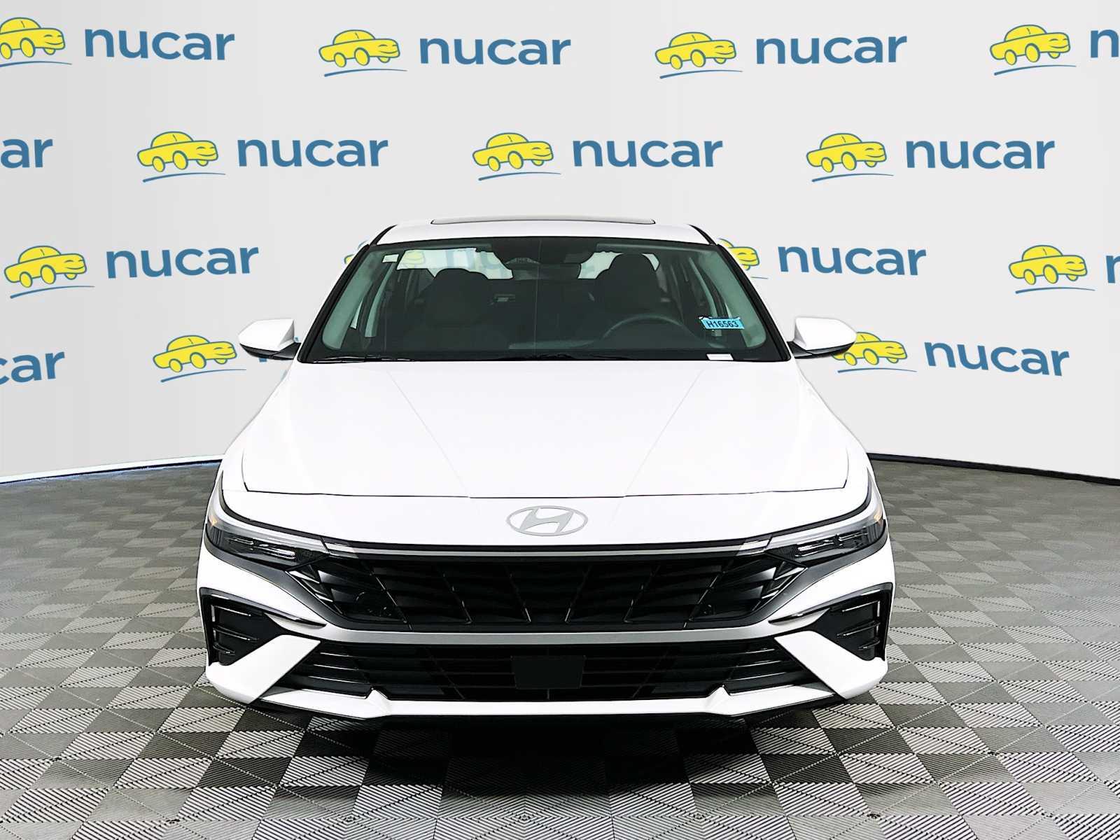 2024 Hyundai Elantra SEL - Photo 2