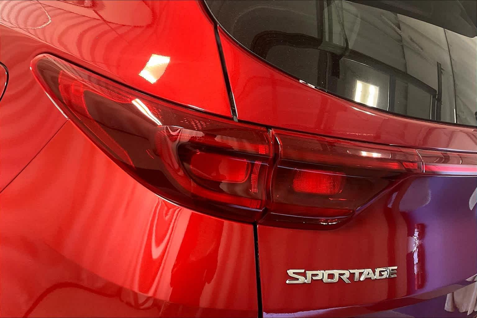 2021 Kia Sportage LX - Photo 30