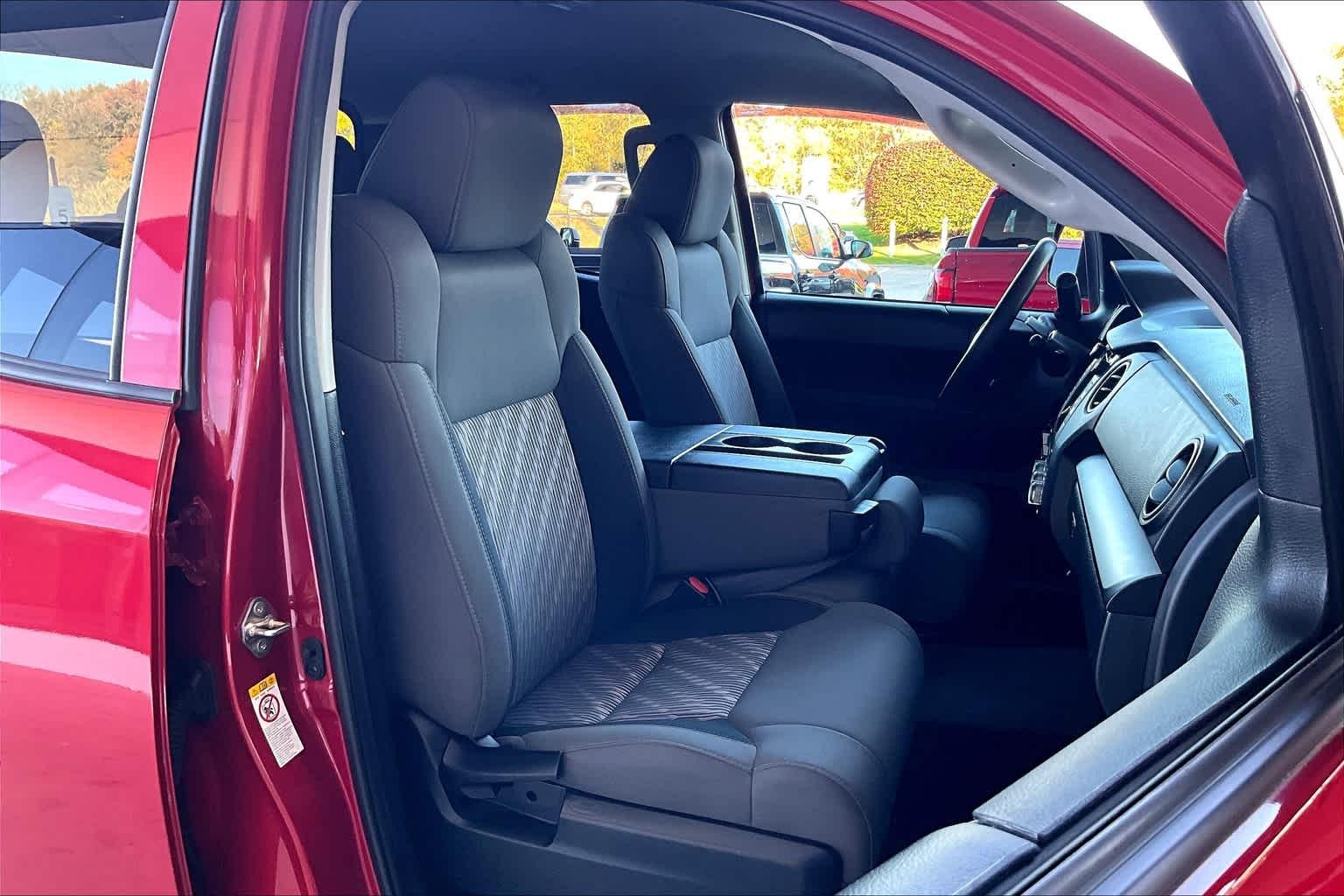 2019 Toyota Tundra SR Double Cab 6.5 Bed 4.6L - Photo 11